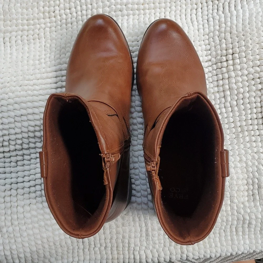 Frye‎ and Co booties